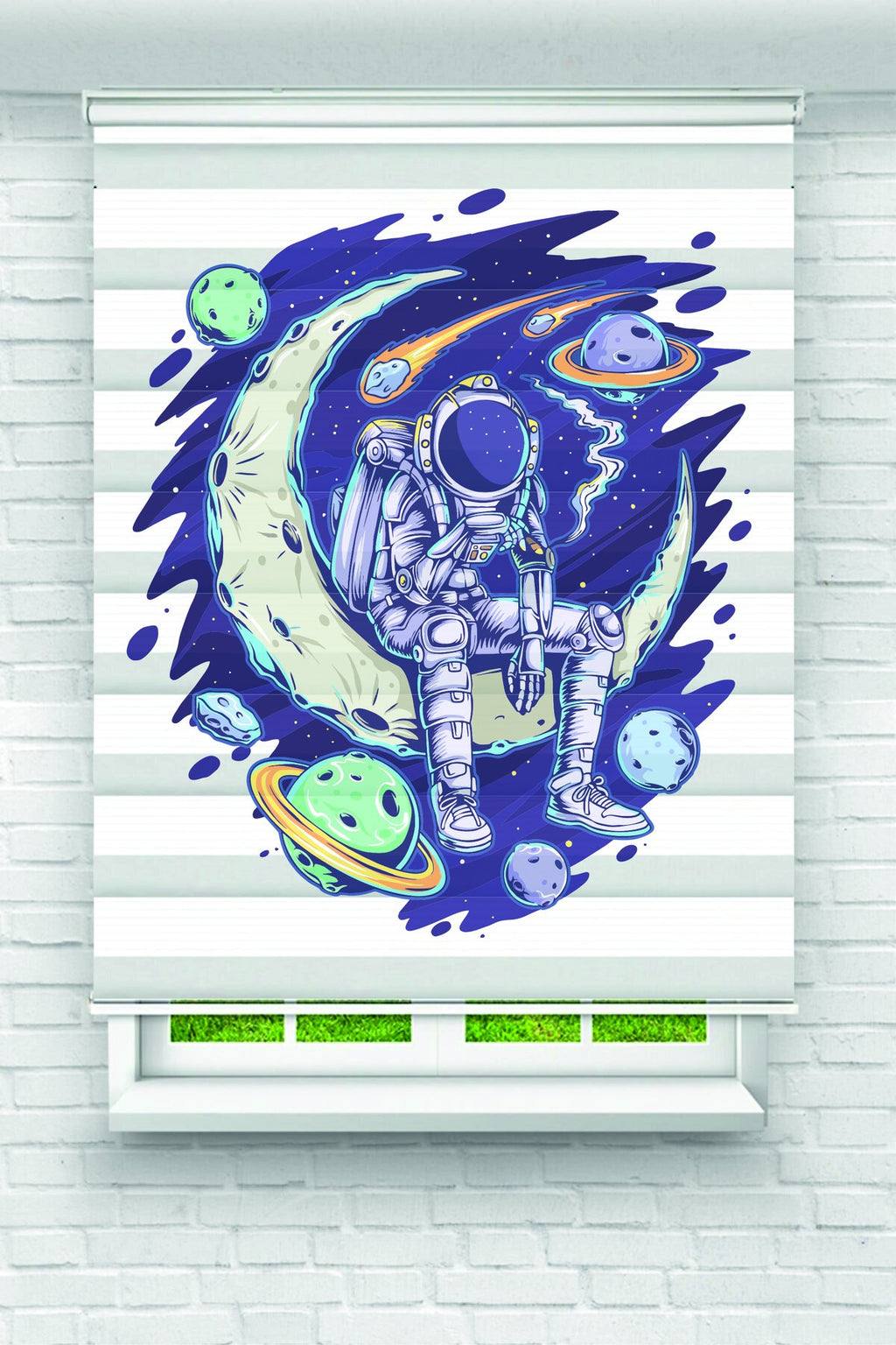 Gezegenler Arasında Yürüyen Astronot Desenli Zebra Perde - YZN-1105